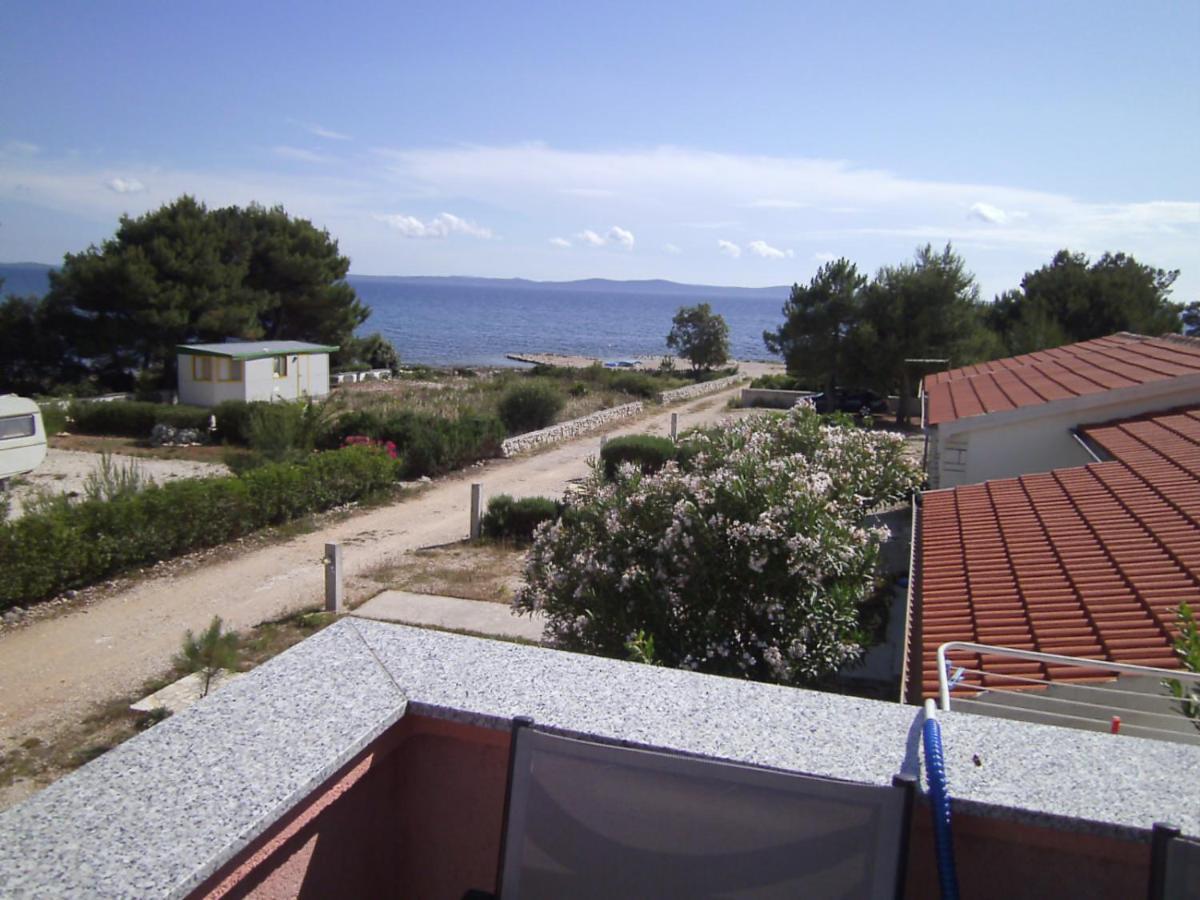 Apartments Vir Delfin Esterno foto